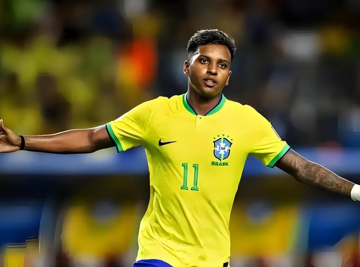 kaiyun体育-喜讯！申花冬训或许会迎来久违后腰强援爆发，曾是国足获胜功臣